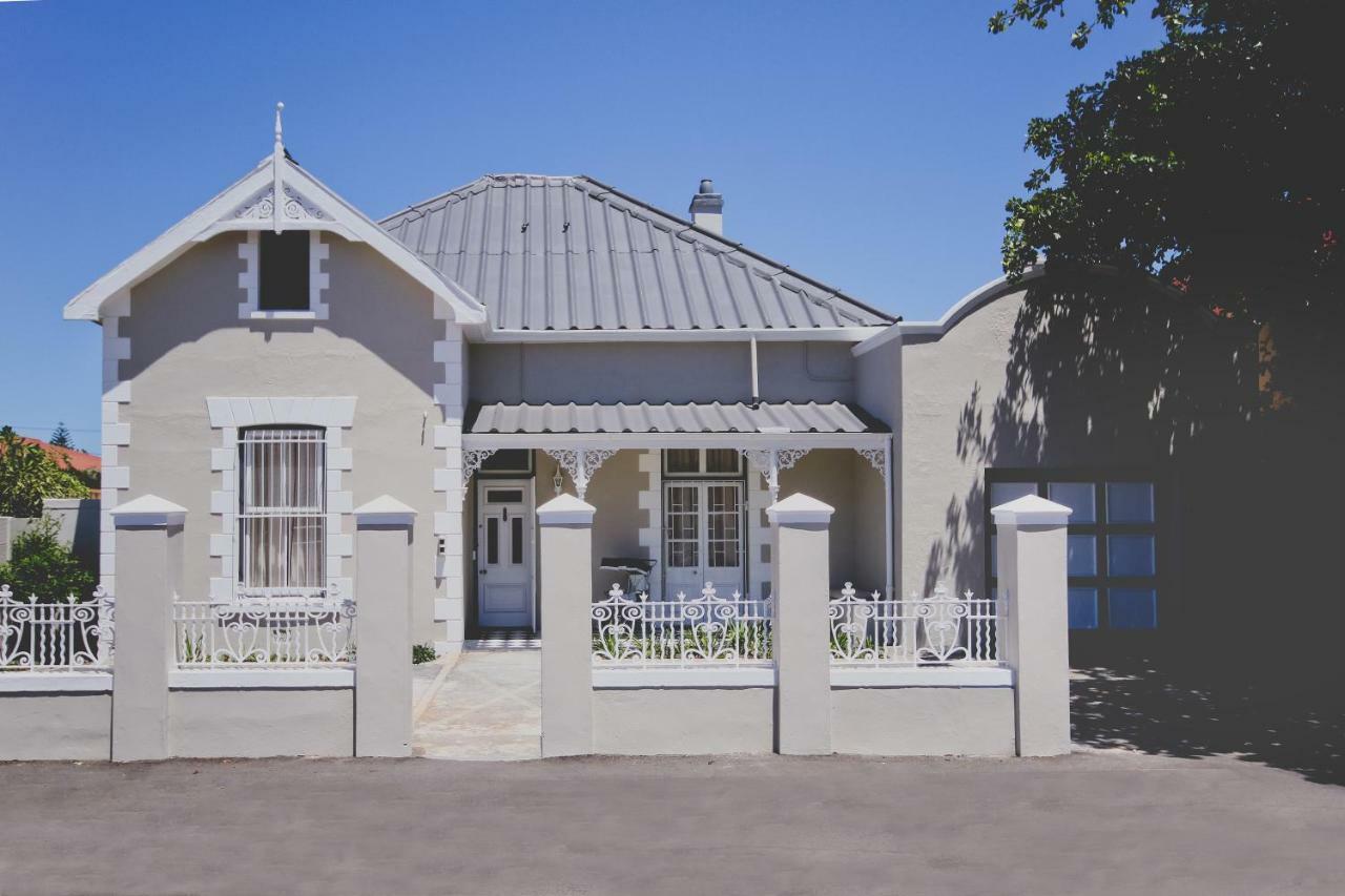 The Victorian Strand Bed & Breakfast Exterior photo